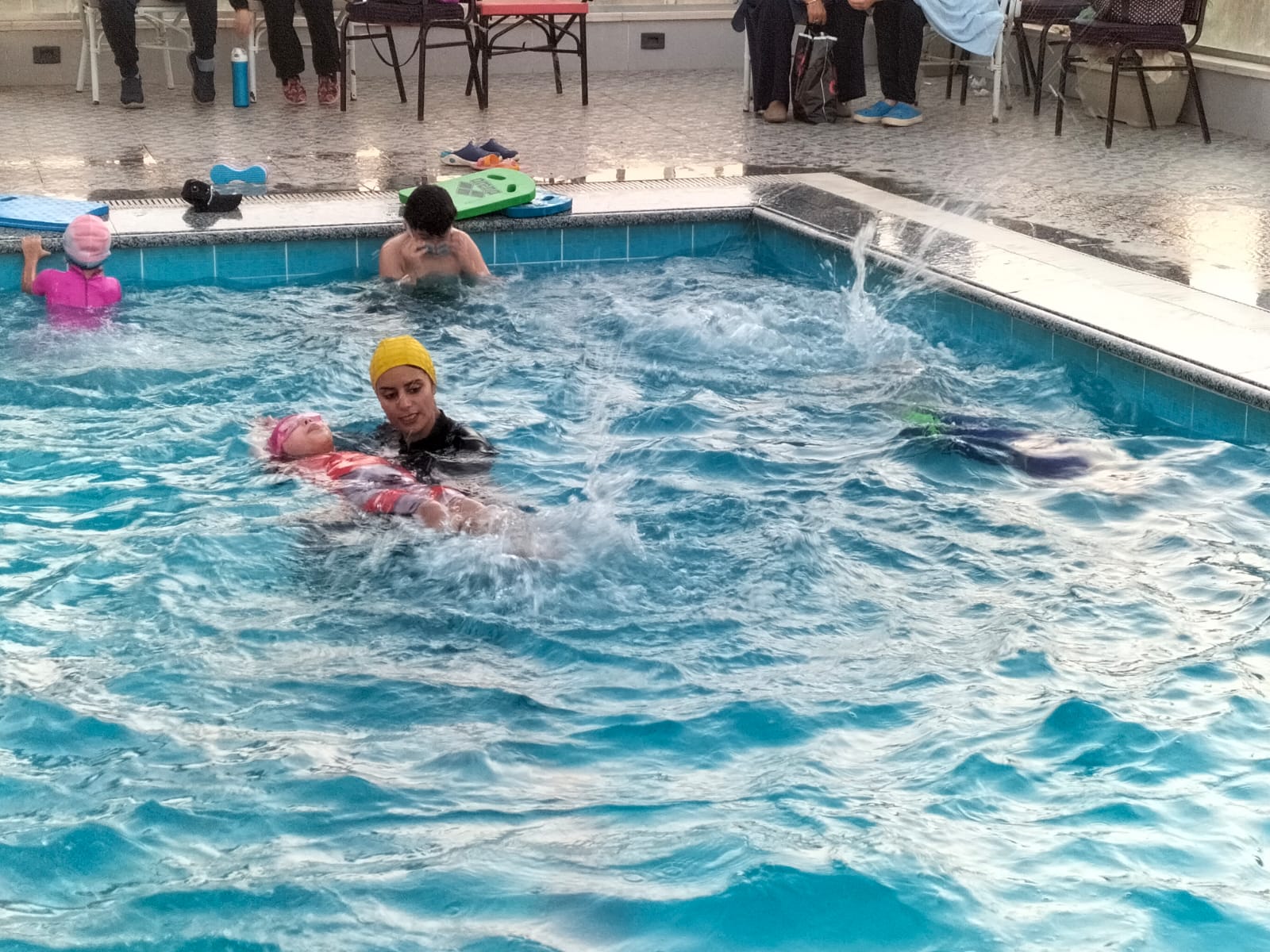 وفاء موسى أول مدربة سباحة للرضع بالمنوفية: أحب التحدي وأواجه الصعوبات