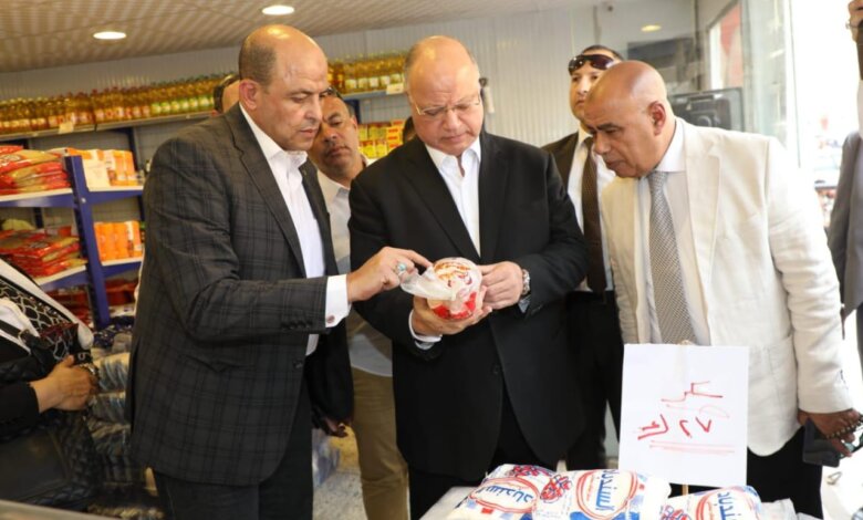 محافظ القاهرة يتابع تنفيذ مبادرة خفض أسعار السلع